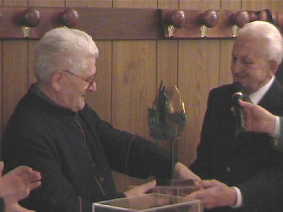 Don Carlo Valli alla consegna del San Giovannino d'oro